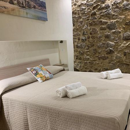 Vitrani'S House Apartments Cefalu Luaran gambar
